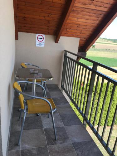 ระเบียง/ชานเรือน, Mátyás Vendégház 3 Rooms Apartment (Matyas Vendeghaz 3 Rooms Apartment) in โซพรอน