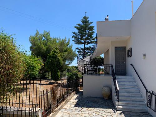 정원, Villa Kavos - Isthmia Corinth in 이스트미아