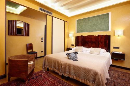 Hotel Saturnia & International