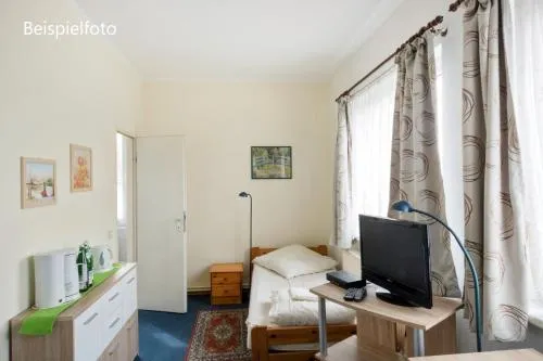 Pension GP3, Zimmer mit Kochnische und Duschbad vor den Toren Berlins in Dallgow, Deutschland