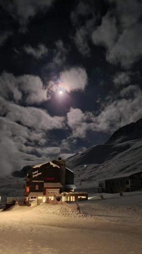 Hotel Jungfrau photo