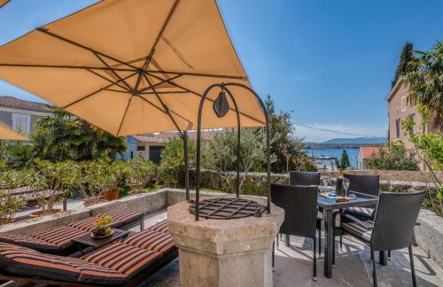 Erkély/terasz, Villa Ada Malinska in Malinska