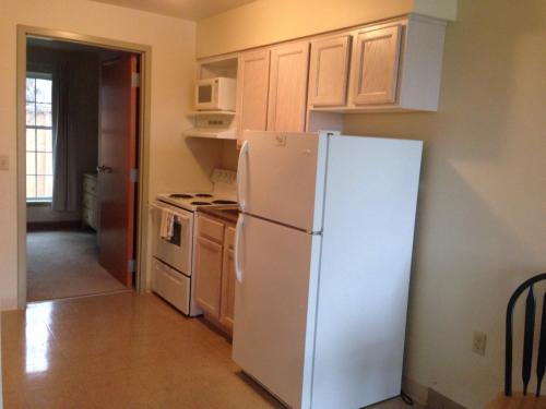 All Suites Inn Budget Host - 주방