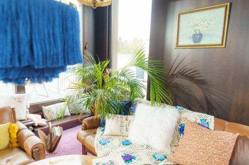 Tante ALMA's Bonner Hotel - image 14