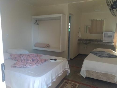 1 double bed, 1 twin bed