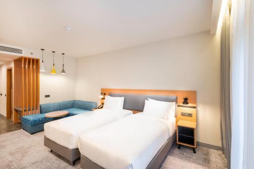 Holiday Inn Yerevan - Republic Square by IHG