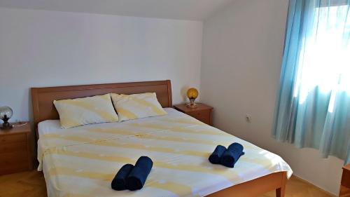 One-Bedroom Apartment image 5