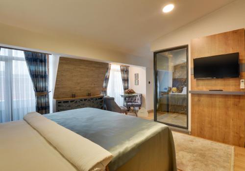 Castillo Hotel - image 3