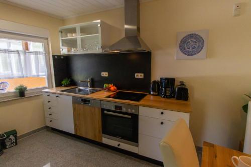 Kitchen, Kimi's House - FeWo in Burg