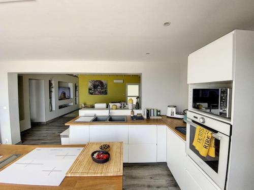 Villa La Guapa, sea view, private pool, 5 min from the beach Villa La Guapa, sea view, private pool, 5 min from the beach