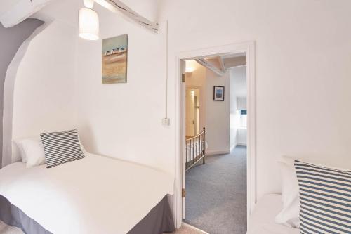 Host & Stay - 25 West End