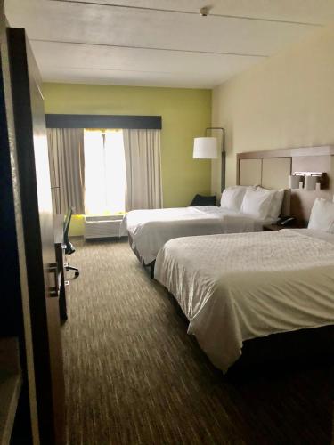 Holiday Inn Express & Suites Cedar Falls - Waterloo