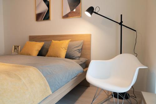 One-Bedroom Apartment image 7