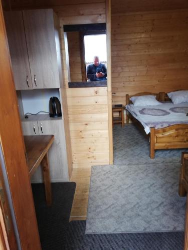 1 king bed, 1 twin bed