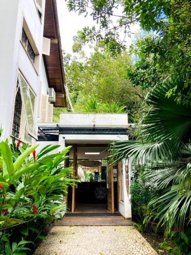 The Search House in Barra da Lagoa Beach