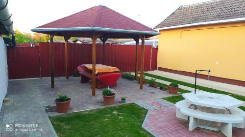 設施, Abacsko Haz in 阿巴德薩洛克