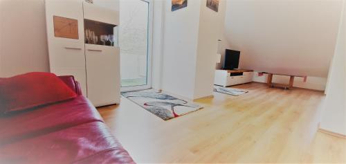 Moderne , helle Ferienwohnung mit Balkon in Munchen