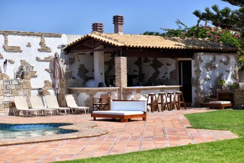 Skats, Luxurious Villa by the sea in Posidonia