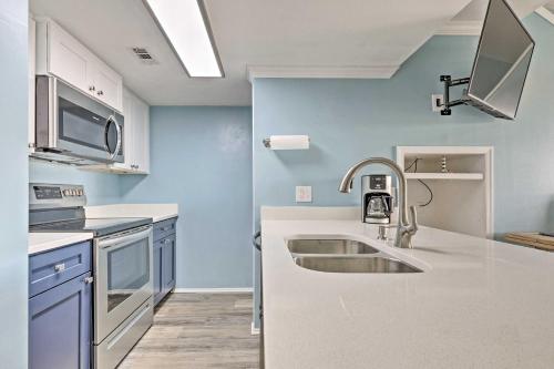 Cozy Coastal Condo with Balcony and Beach Access! - image 3