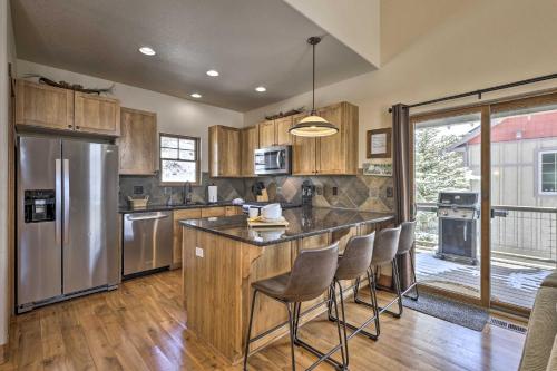 Fraser Cabin with Hot Tub and Mountain Views! in Fraser, USA