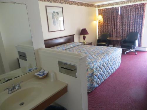 Traveler's Lodge – Salina, KS