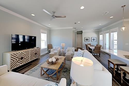 Exceptional Vacation Home in Miramar Beach home - image 3