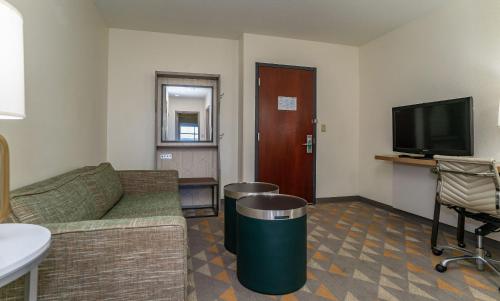 Holiday Inn Hotel & Suites Beaufort at Highway 21, an IHG Hotel