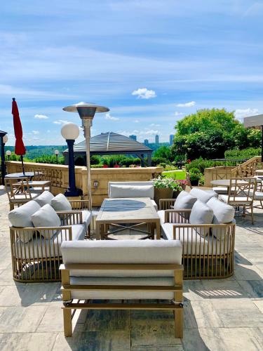 ทัศนียภาพภายนอกโรงแรม, Fairmont Hotel Macdonald in เอดมอนตัน ซิตี้เซ็นเตอร์