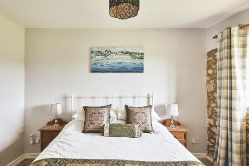 Half Moon Cottage - image 13