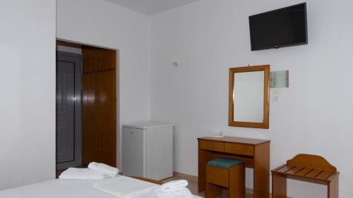 Kardamili Beach Hotel - image 4