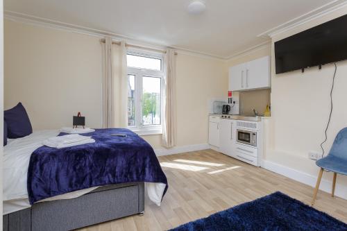 Studio room in St Mary's Modern Central Huge Studio Apartments