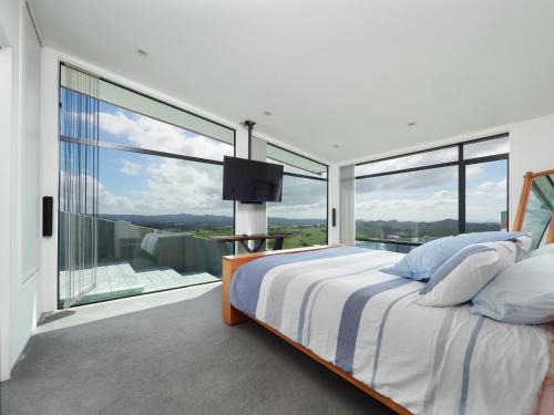 Parua Bay home with everything you'll need in Taiharuru