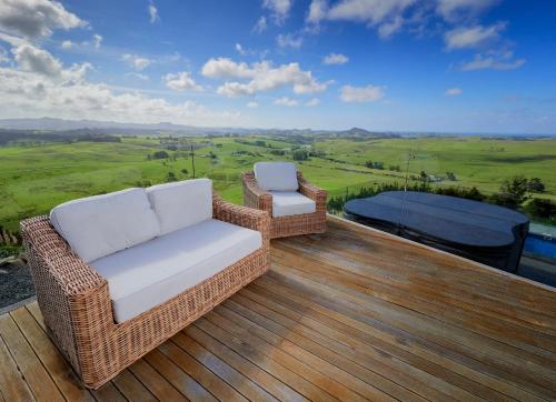 Balkons/terase, Parua Bay home with everything you'll need in Taiharuru