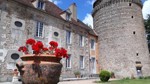 B&B Beaune-d'Allier - gîte au Château de Sallebrune - Bed and Breakfast Beaune-d'Allier