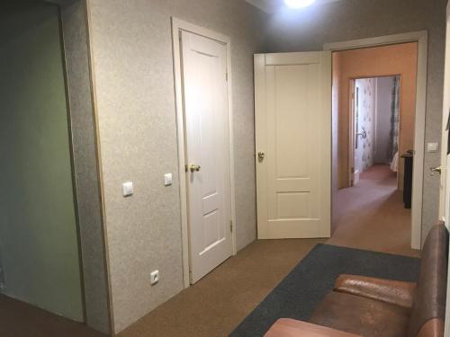 Просторные Апартаменты 90 м кв в самом центре рядом с электричкои на море