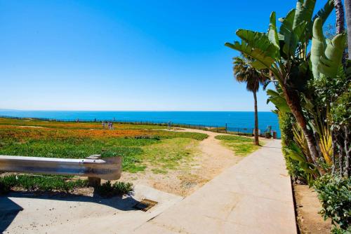 Oceanfront Gem - Fire Pit - Walk to Terra Mar Beach home - image 6