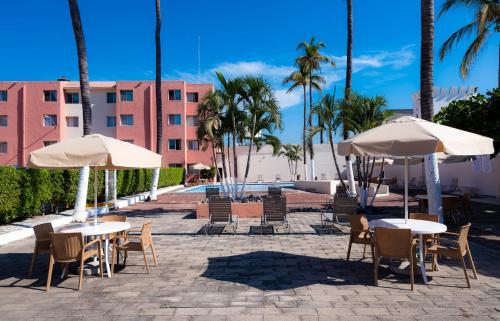Úszómedence, Suites Santa Barbara in Manzanillo Városközpont