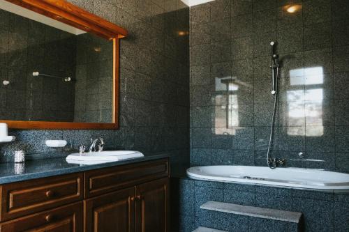 Casa dos Vales - Luxury Villa - image 9
