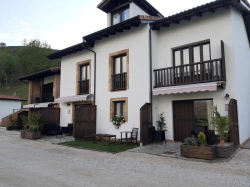 Apartamentos El Llanin