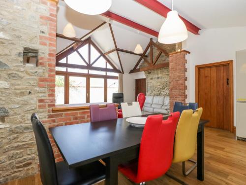 The Stone Barn Shepton Mallet - image 4