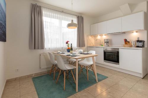 Ferienwohnung Schlosschen am Schmachter See von FeWo-Rugen-Urlaub