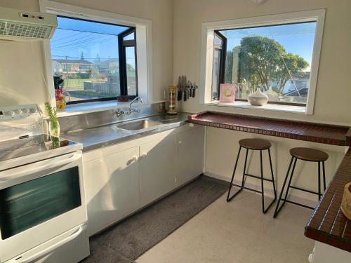 virtuve, Sand Dunes Retreat in Otaki