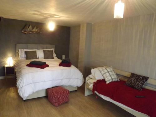 The Swallows Guest House – Llandysul