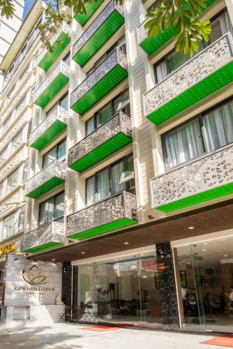 Golden lotus hotel нячанг