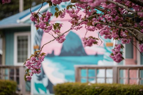 Inn at Haystack Rock