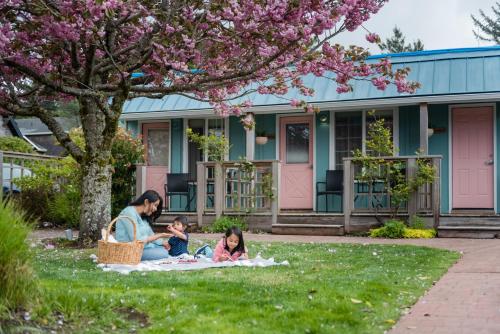 Inn at Haystack Rock