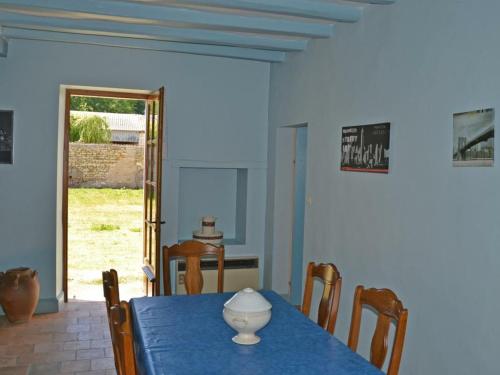 Gîte Chaveignes, 4 pièces, 6 personnes - FR-1-381-288