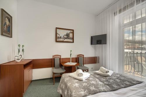 2 twin beds