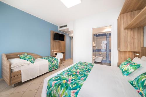 Hotel Amalfi - Smart Hotel Room Type - Superior Quadruple Room