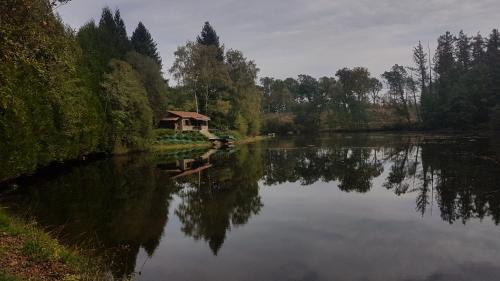 Charming 1-Bed Cottage in The Hideout gîte à louer La Chapelle-Montbrandeix